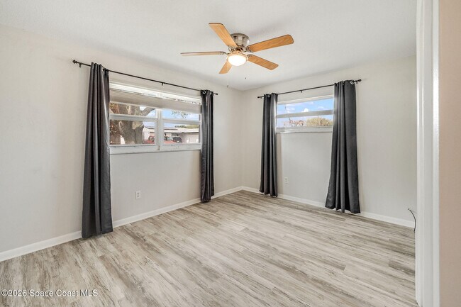 Building Photo - 490 Park Ave