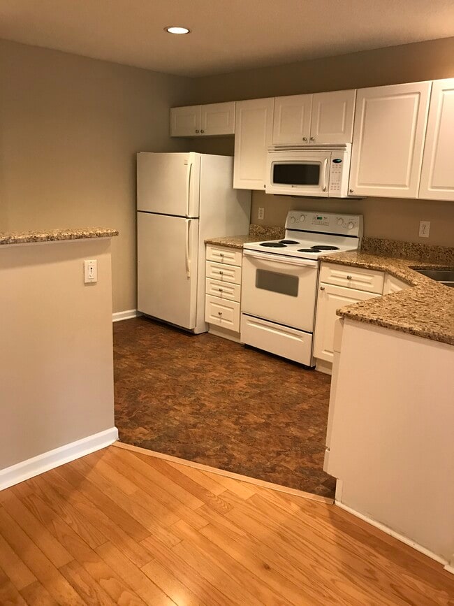 Building Photo - 9734 Elizabeth Townes Ln