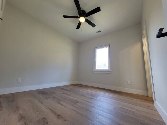 Building Photo - 1214 Pearl St