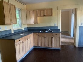 Building Photo - 22 Mineral St