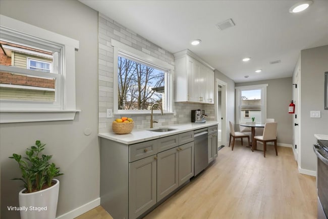 Building Photo - 143 Johnston Ave