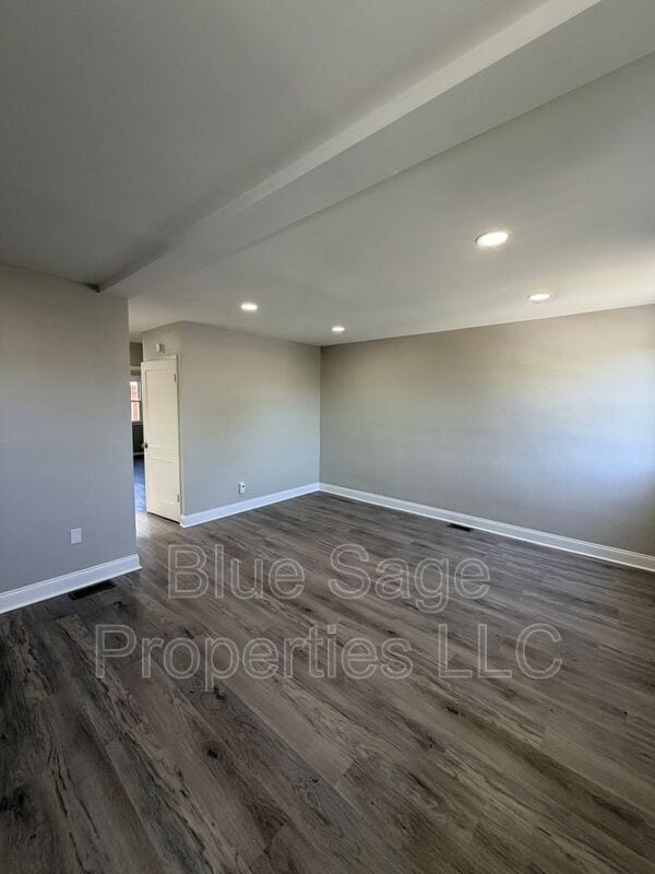 Building Photo - 1012 Burnside Rd