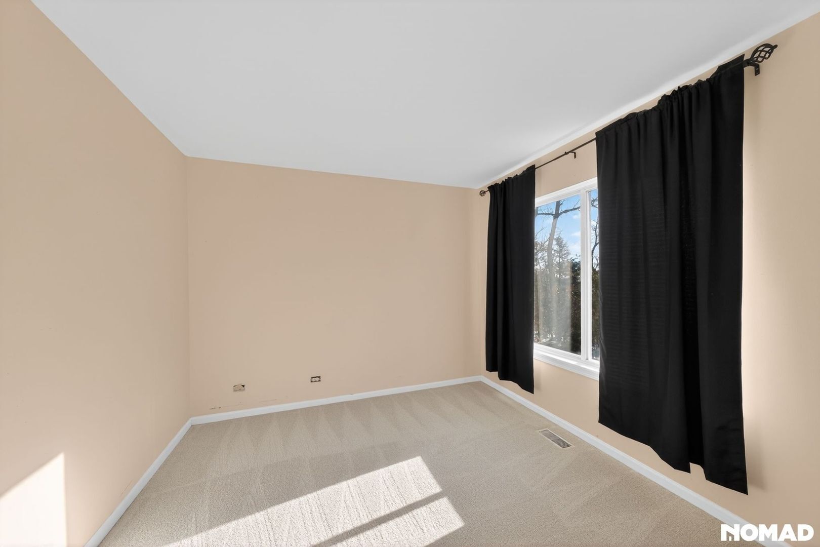 Building Photo - 992 Darla Ct