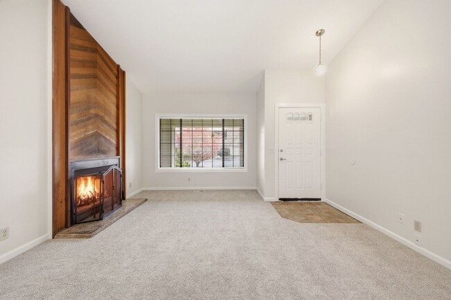 Building Photo - 17563 SW Granada Dr