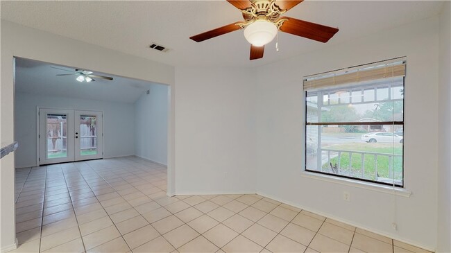 Building Photo - 3112 Larkspur Cir