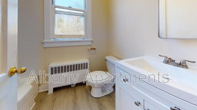 Building Photo - 63 Wellington Ave