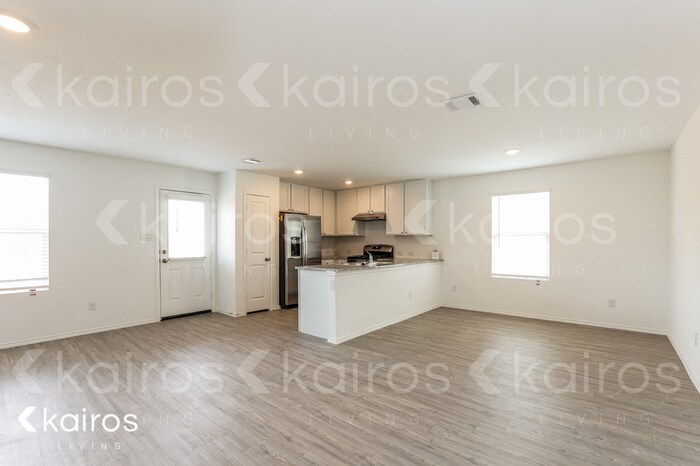 Building Photo - 13831 Weir Pl