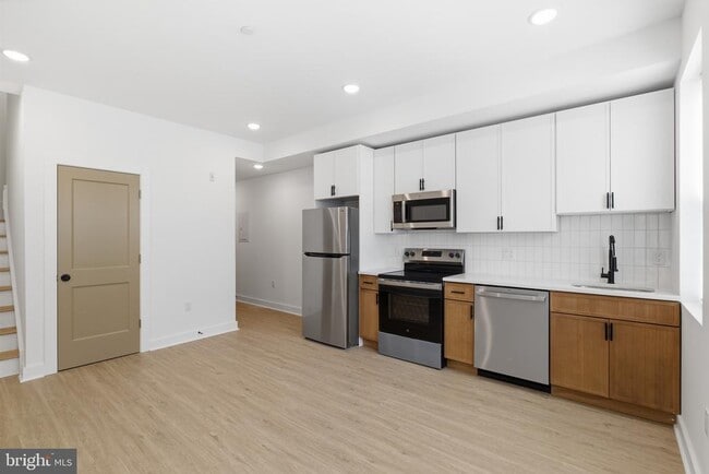 Building Photo - 4021 Brown St
