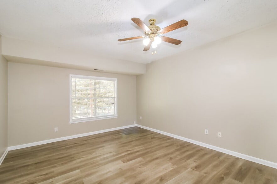 Building Photo - 155 Byington Dr