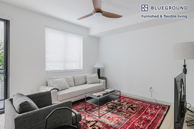 Building Photo - 221 SW 12th St