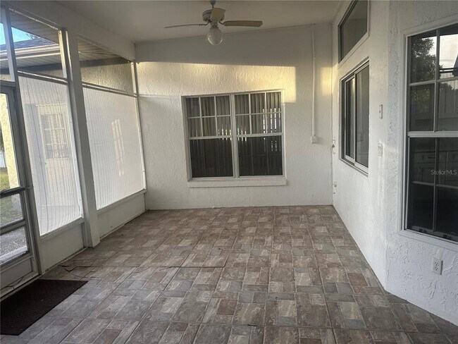 Building Photo - 1002 Shawnda Ln