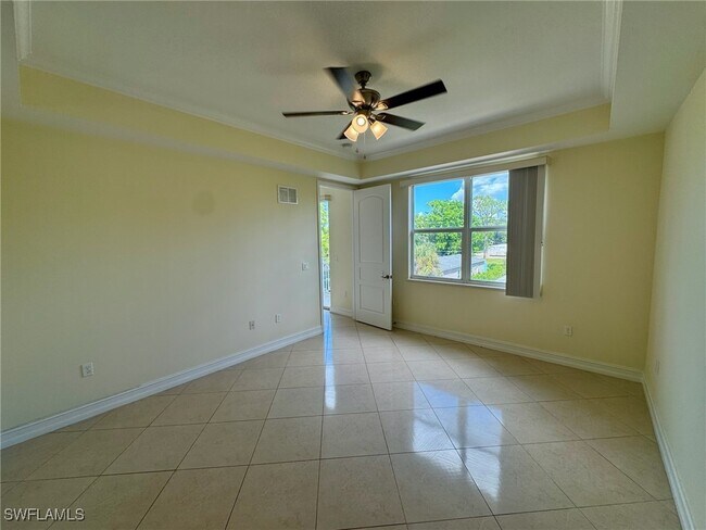 Building Photo - 4400 Bonita Beach Walk Dr