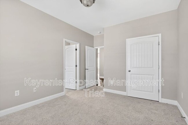 Building Photo - 4604 Skyview Trail