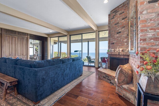 Building Photo - 29008 Cliffside Dr