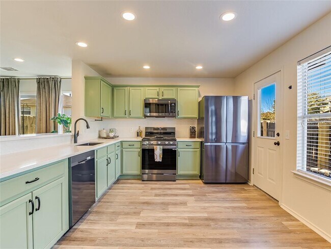 Building Photo - 5516 Rayburn Ln