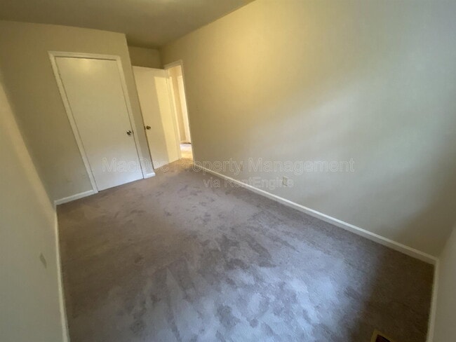 Building Photo - 14 Manchester Ct