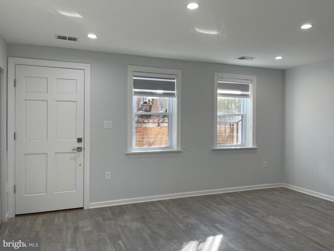 Building Photo - 519 G St SW