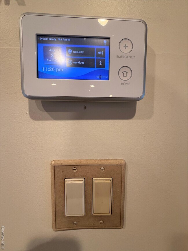 Building Photo - 12 Elves Ln