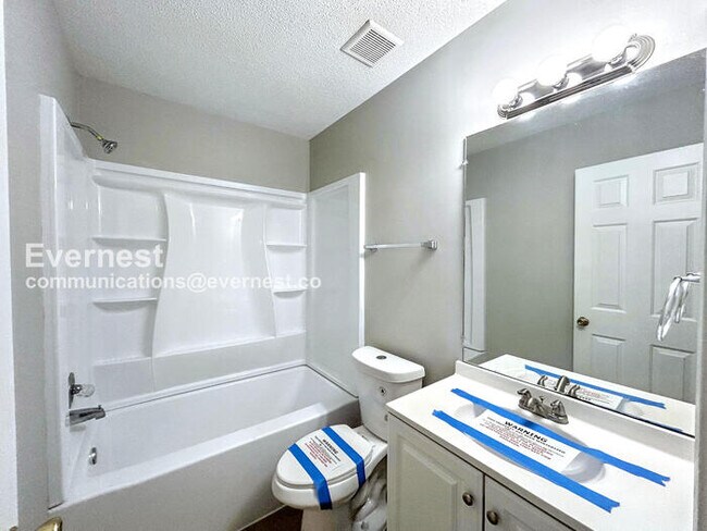 Building Photo - 7036 Foxhall Dr