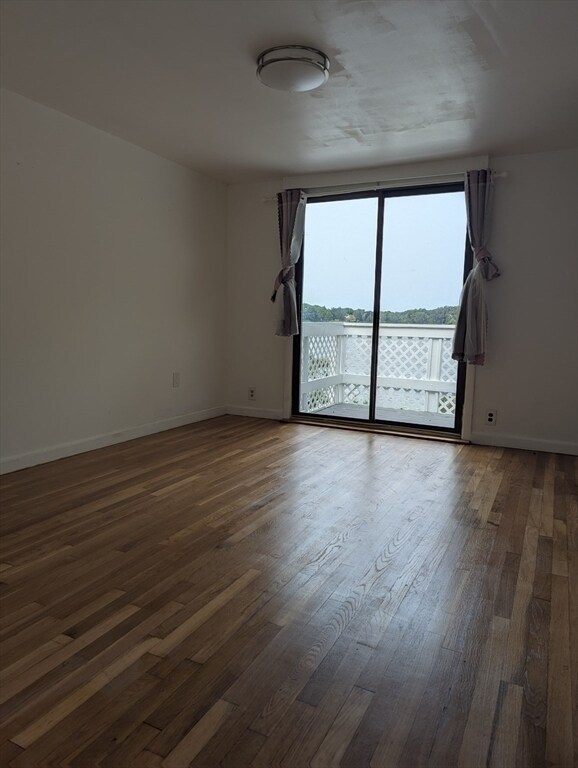 Building Photo - 144 Lake Shore Dr