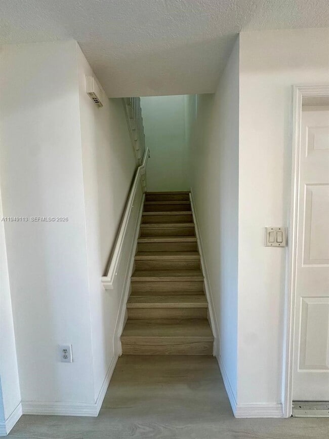 Building Photo - 15205 SW 30th Terrace