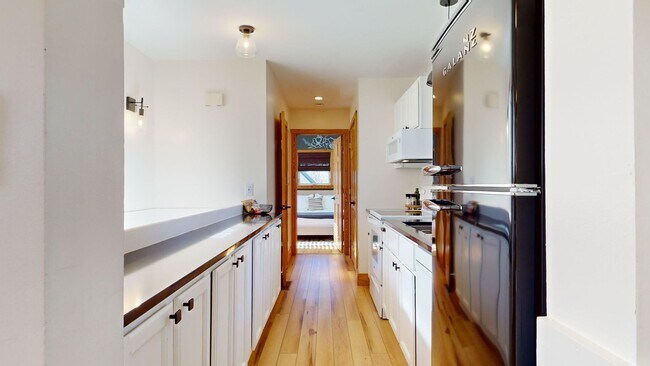 Building Photo - Adorable 3 Bedroom House near NCSU - Available August 1st!