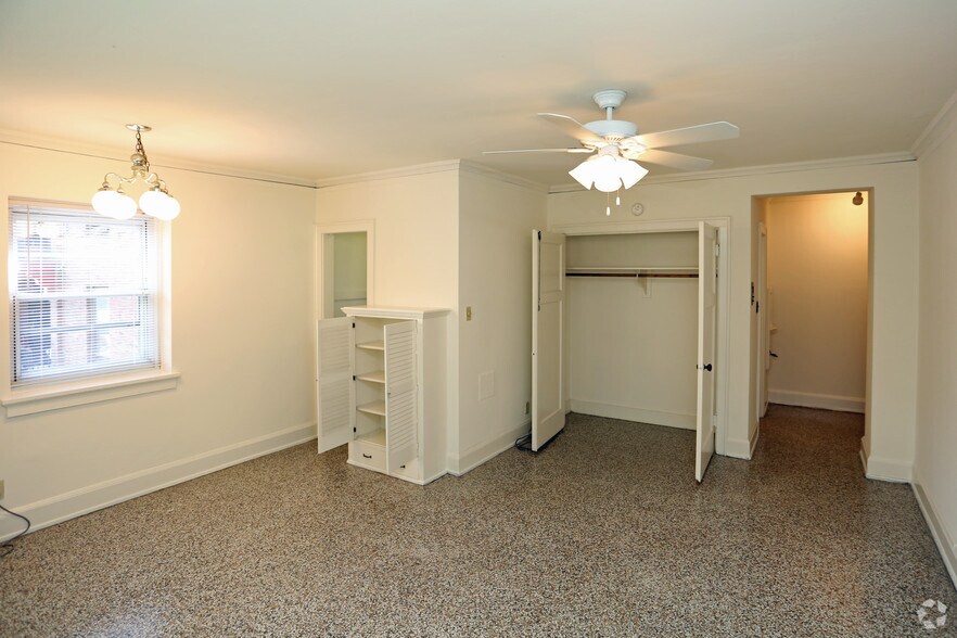 Marshall Hall Apartments 1104 N Marshall St Milwaukee WI 53202