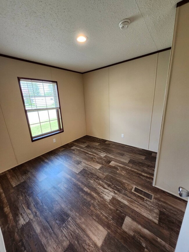 Building Photo - 402 Dorset Ln