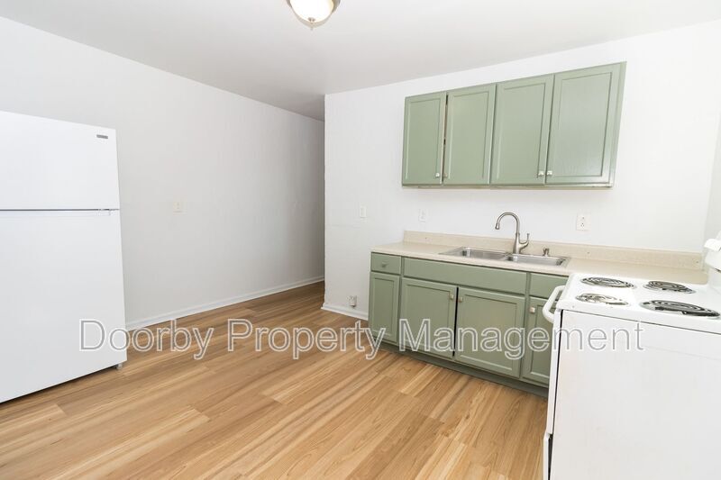 Building Photo - 850 Arlington Ave