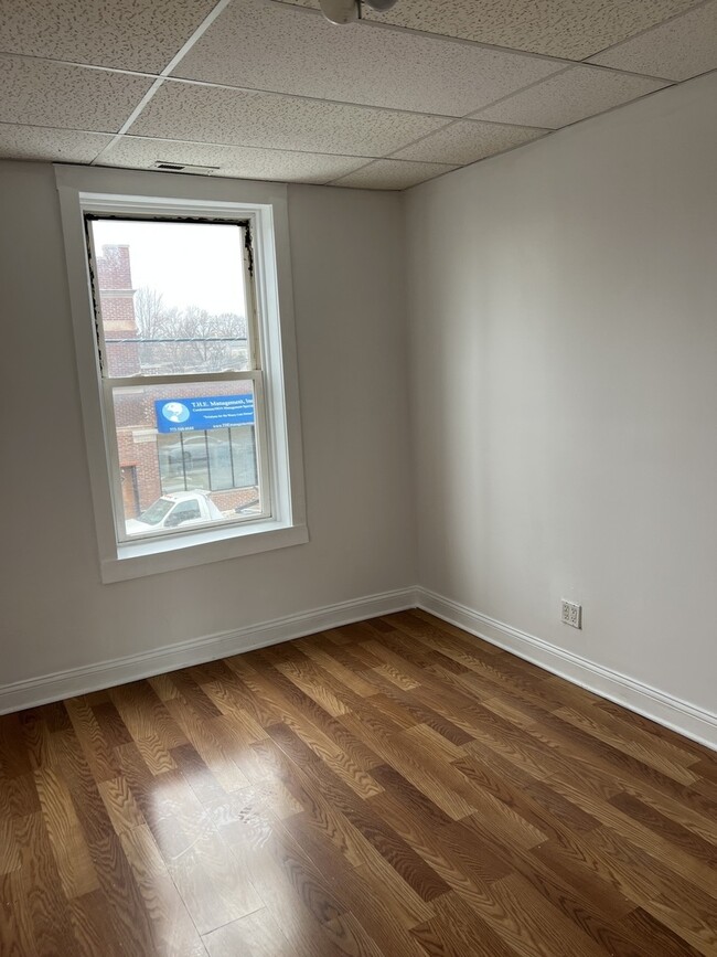 Building Photo - 3445 N Pulaski Rd