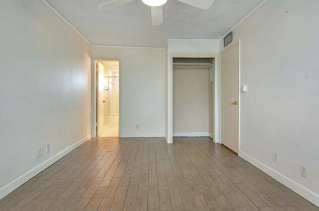 Building Photo - 777 SE 2nd Ave