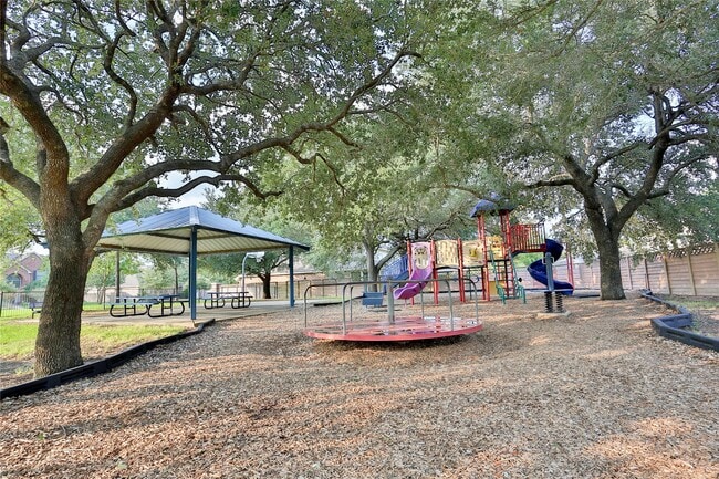 Building Photo - 7110 Yardley Dr