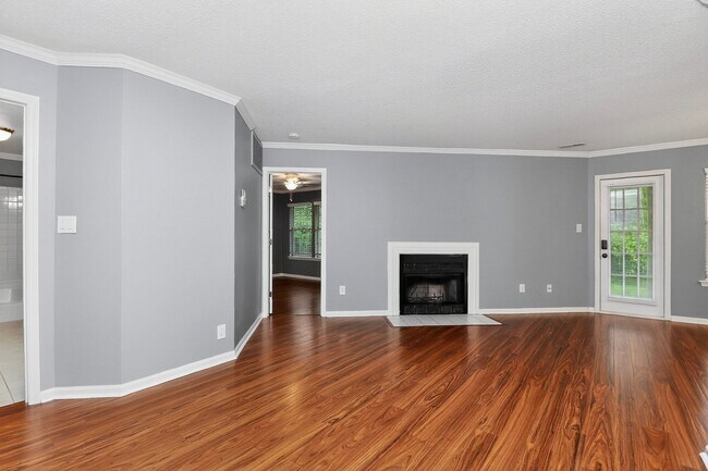 Building Photo - Amazingly and rarely available home that is literally on the greenway.