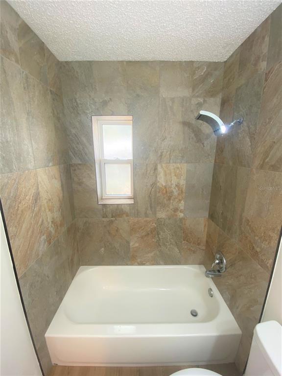 Building Photo - 8023 Country Club Rd N