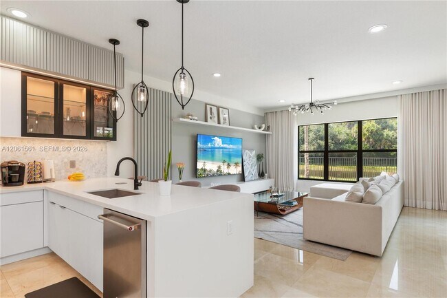 Building Photo - 9529 Eden Roc Ct