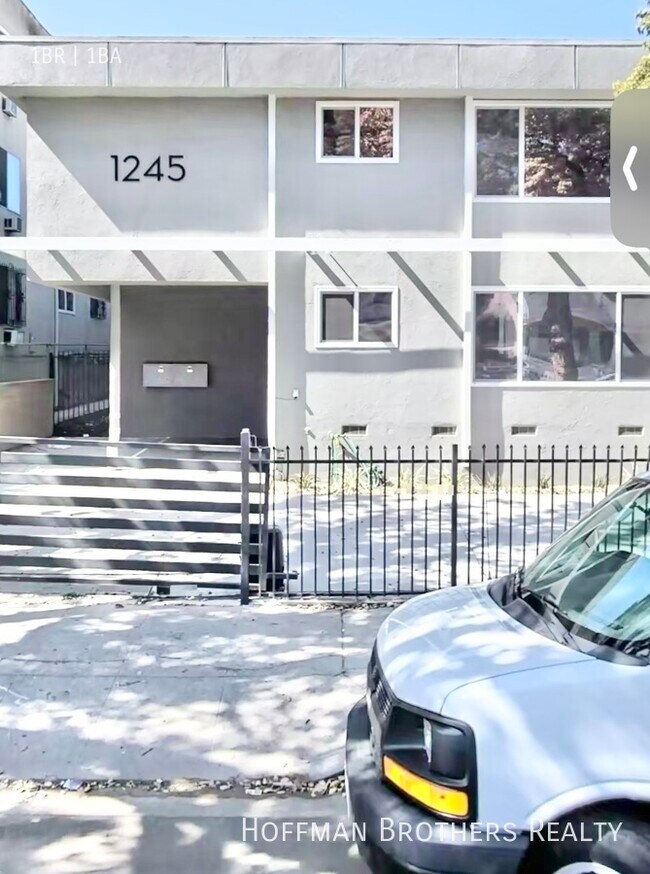 Building Photo - 1245 Magnolia Ave