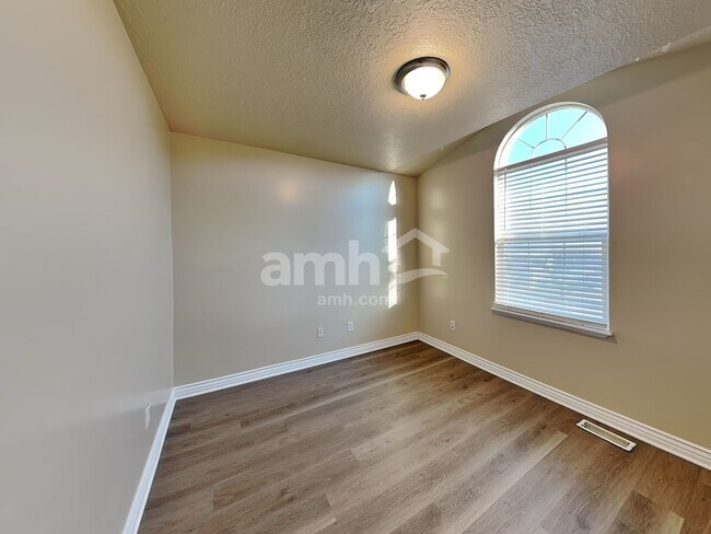 Building Photo - 5129 W Amber Rose Ln