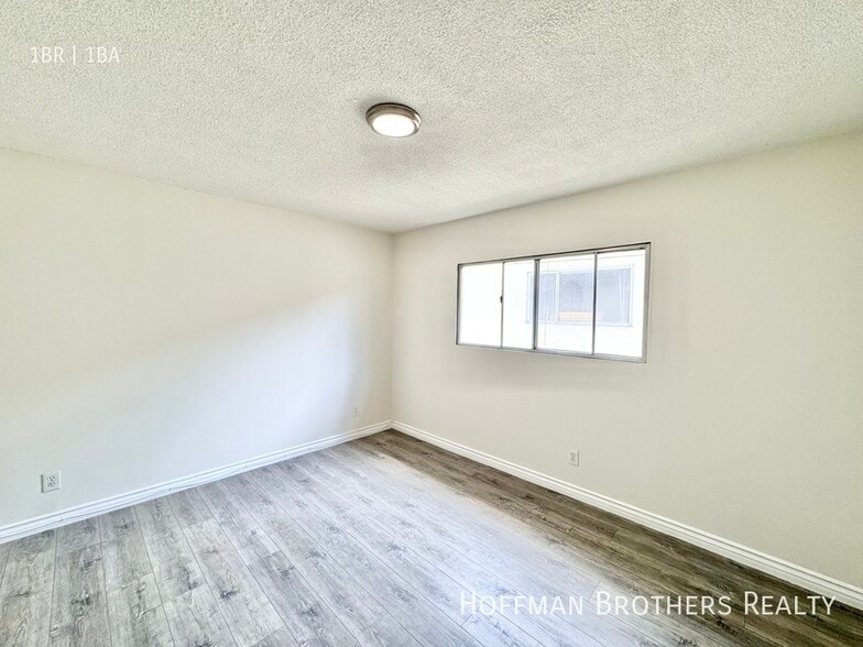 Building Photo - 3718 Mentone Ave