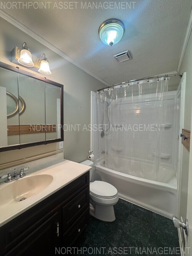 Building Photo - Cozy 2-Bed, 1-Bath with Central Air, Heat ...