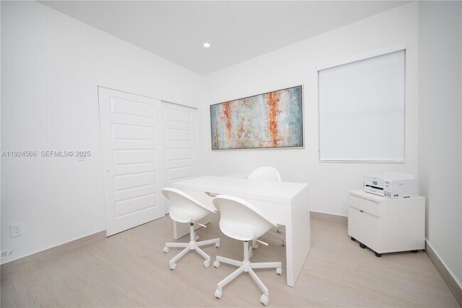 Building Photo - 8842 NW 161st Terrace