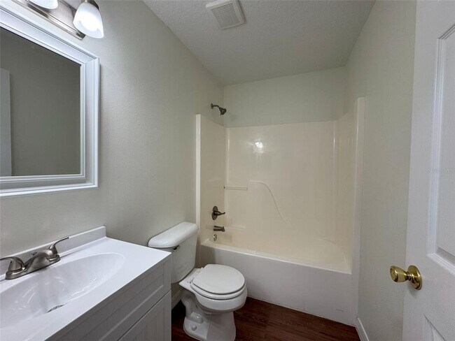 Building Photo - 519 Hemlock St