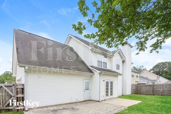 Building Photo - 80 Roxbury Ln