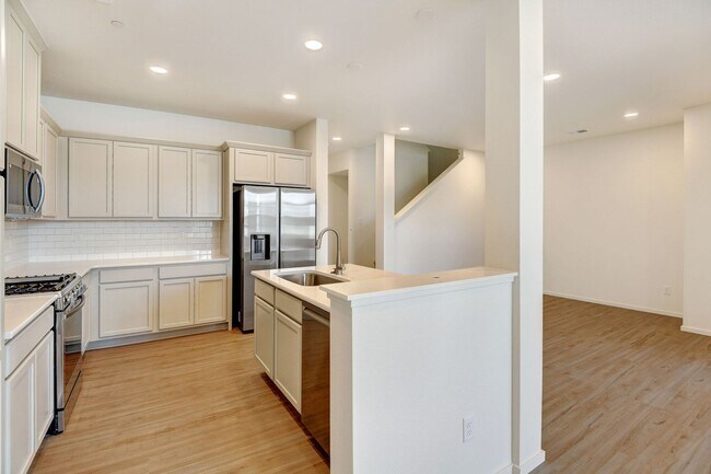 Building Photo - 4954 Denys Dr.