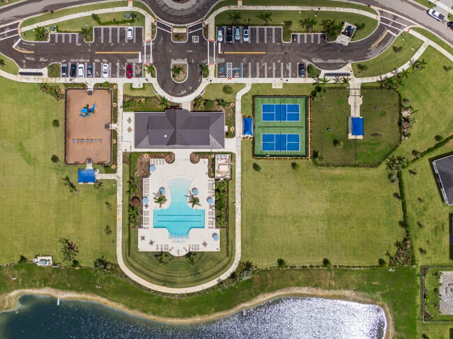 Building Photo - 11164 NW Middle Stream Dr