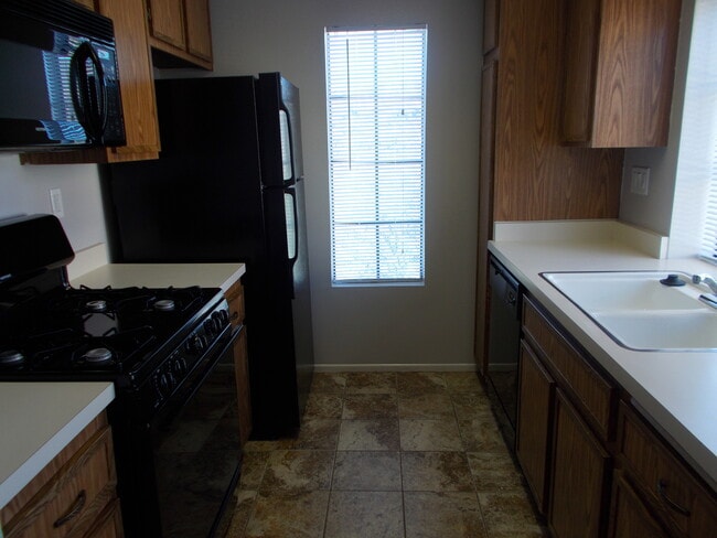 Building Photo - Terrific 2Br/2Ba upper Condo in StoneyBrook