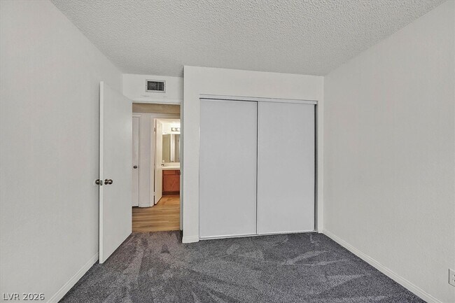 Building Photo - 4824 Norway Ln