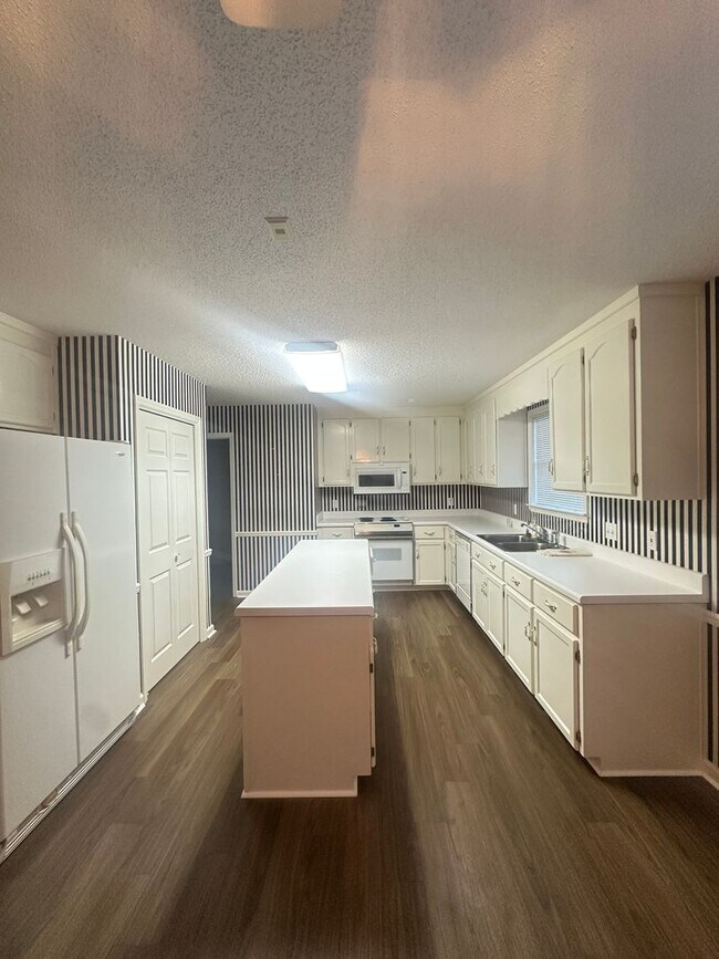 Building Photo - Enterprise!!!  LVP FLOORING~!!!!
