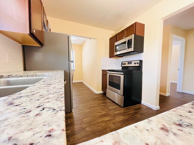 Building Photo - 5985 Forest Hill Blvd