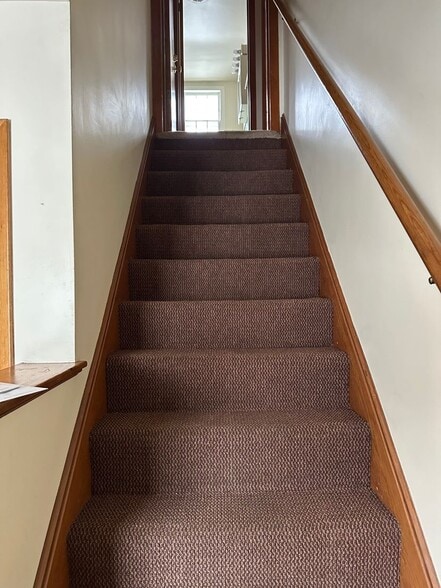 Building Photo - 517 Blue Earth St