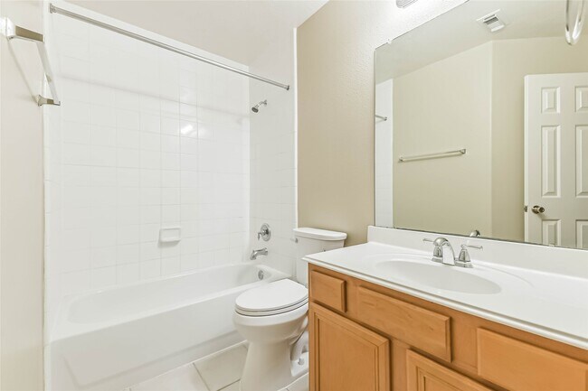 Building Photo - 8914 Heron Nest Dr